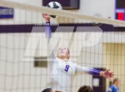 Thumbnail 1 in Daleville vs. Leo (Leo Invite) photogallery.
