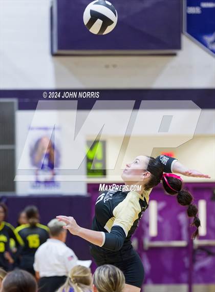 Thumbnail 2 in Daleville vs. Leo (Leo Invite) photogallery.
