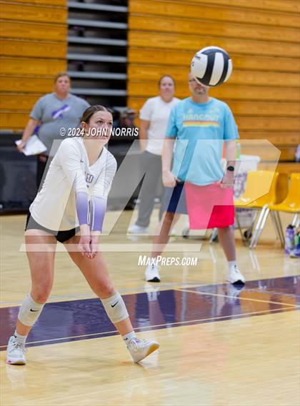 Thumbnail 3 in Daleville vs. Leo (Leo Invite) photogallery.