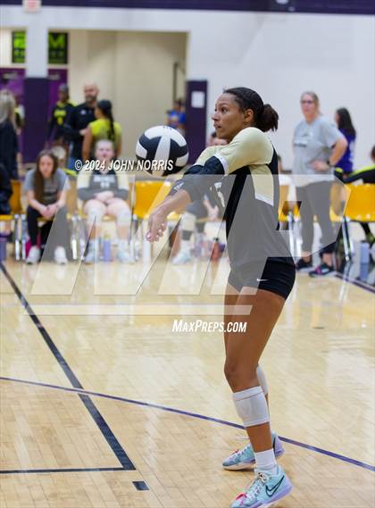 Thumbnail 1 in Daleville vs. Leo (Leo Invite) photogallery.