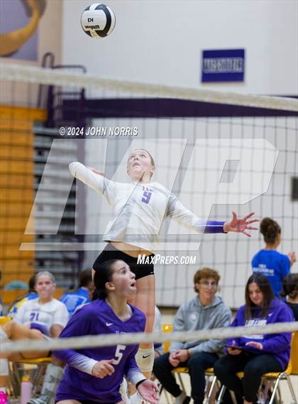 Thumbnail 2 in Daleville vs. Leo (Leo Invite) photogallery.