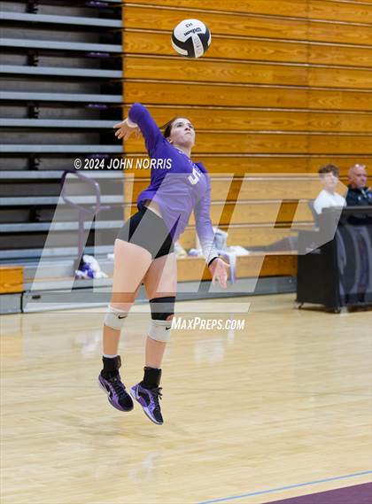 Thumbnail 2 in Daleville vs. Leo (Leo Invite) photogallery.