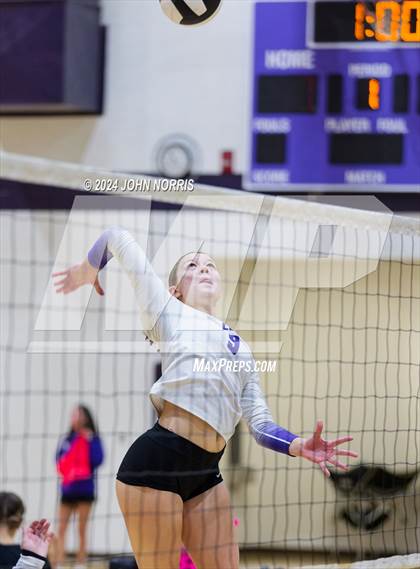 Thumbnail 1 in Daleville vs. Leo (Leo Invite) photogallery.