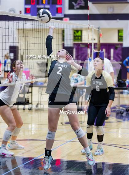 Thumbnail 3 in Daleville vs. Leo (Leo Invite) photogallery.