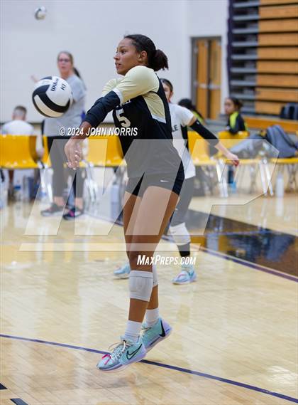 Thumbnail 1 in Daleville vs. Leo (Leo Invite) photogallery.