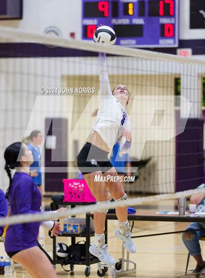 Thumbnail 3 in Daleville vs. Leo (Leo Invite) photogallery.