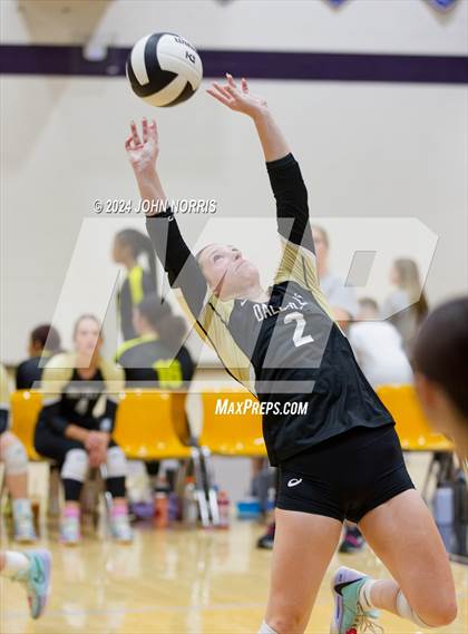 Thumbnail 3 in Daleville vs. Leo (Leo Invite) photogallery.