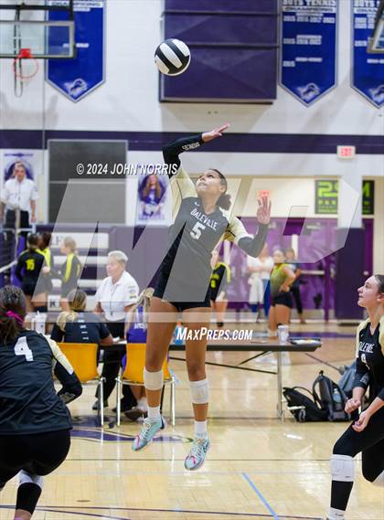 Thumbnail 2 in Daleville vs. Leo (Leo Invite) photogallery.