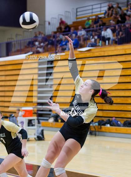 Thumbnail 2 in Daleville vs. Leo (Leo Invite) photogallery.