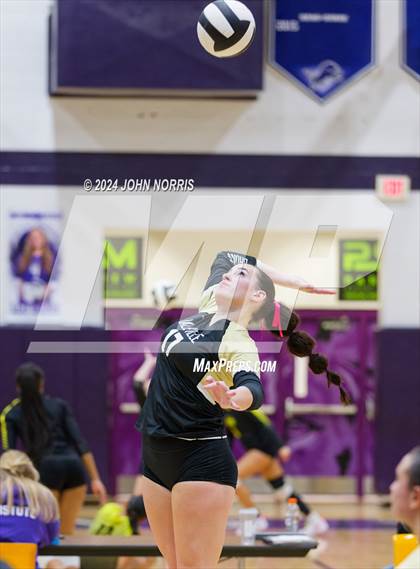 Thumbnail 1 in Daleville vs. Leo (Leo Invite) photogallery.