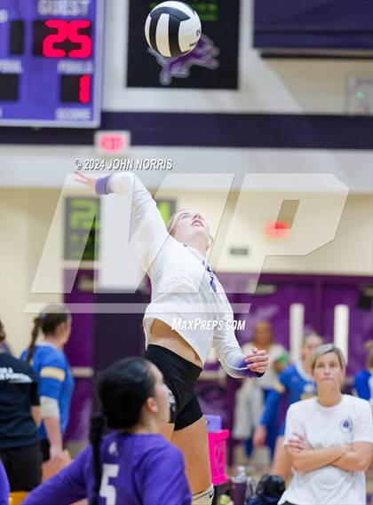 Thumbnail 3 in Daleville vs. Leo (Leo Invite) photogallery.