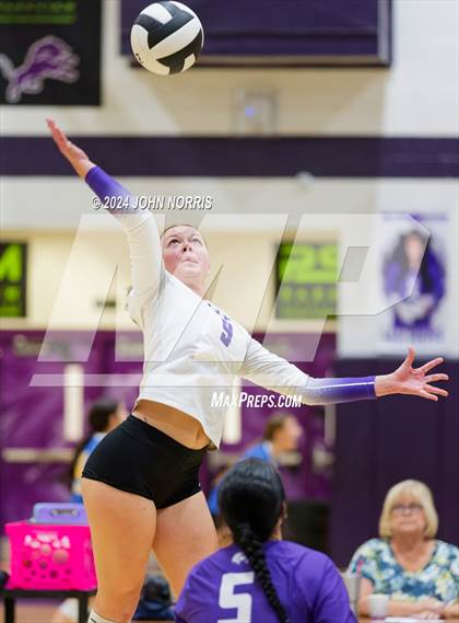 Thumbnail 3 in Daleville vs. Leo (Leo Invite) photogallery.