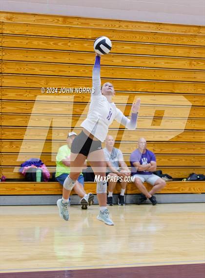 Thumbnail 2 in Daleville vs. Leo (Leo Invite) photogallery.