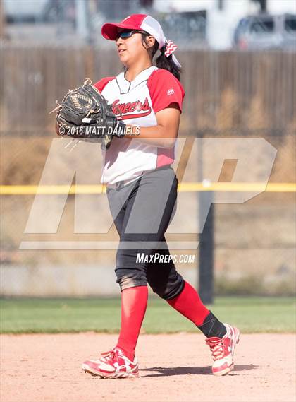 Thumbnail 3 in Rocky Ford vs. Strasburg (CHSAA 3A Championship) photogallery.