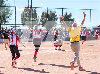 Thumbnail 2 in Rocky Ford vs. Strasburg (CHSAA 3A Championship) photogallery.