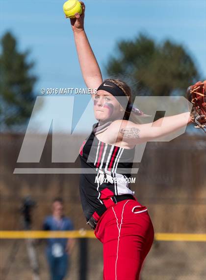 Thumbnail 3 in Rocky Ford vs. Strasburg (CHSAA 3A Championship) photogallery.