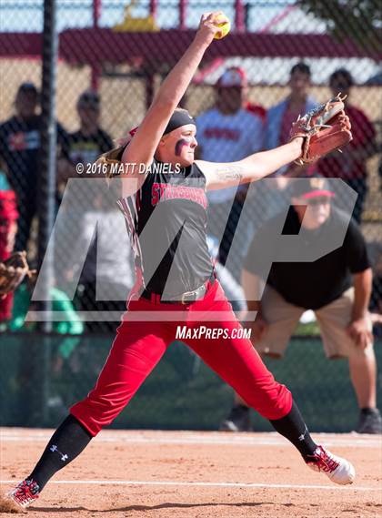 Thumbnail 3 in Rocky Ford vs. Strasburg (CHSAA 3A Championship) photogallery.