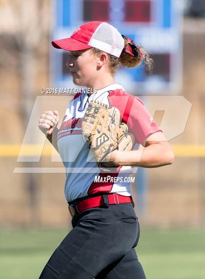 Thumbnail 2 in Rocky Ford vs. Strasburg (CHSAA 3A Championship) photogallery.
