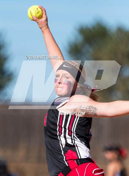 Thumbnail 3 in Rocky Ford vs. Strasburg (CHSAA 3A Championship) photogallery.