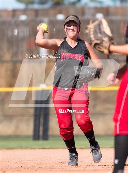 Thumbnail 1 in Rocky Ford vs. Strasburg (CHSAA 3A Championship) photogallery.
