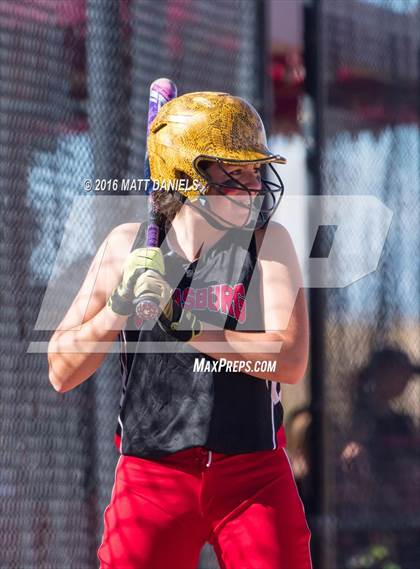 Thumbnail 1 in Rocky Ford vs. Strasburg (CHSAA 3A Championship) photogallery.