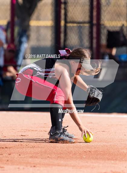 Thumbnail 3 in Rocky Ford vs. Strasburg (CHSAA 3A Championship) photogallery.