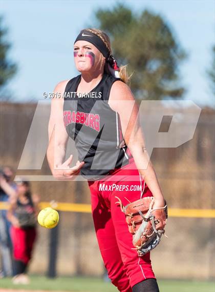 Thumbnail 2 in Rocky Ford vs. Strasburg (CHSAA 3A Championship) photogallery.