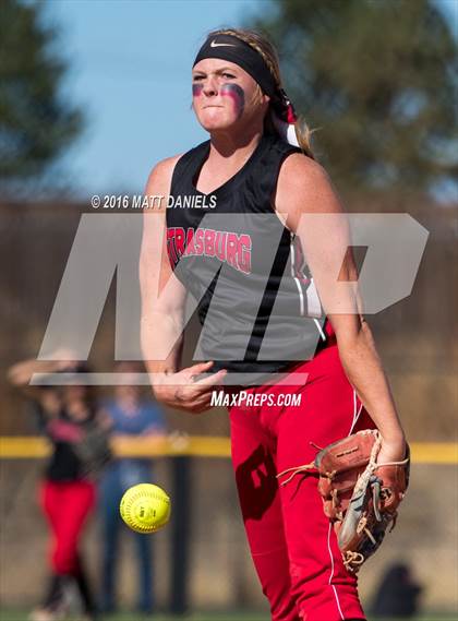Thumbnail 2 in Rocky Ford vs. Strasburg (CHSAA 3A Championship) photogallery.