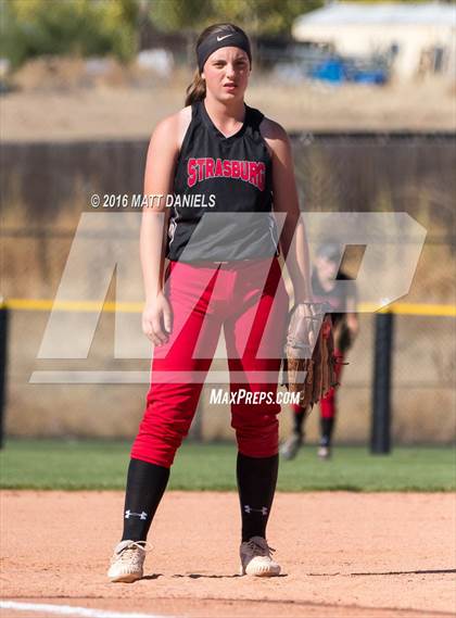 Thumbnail 2 in Rocky Ford vs. Strasburg (CHSAA 3A Championship) photogallery.