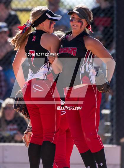 Thumbnail 3 in Rocky Ford vs. Strasburg (CHSAA 3A Championship) photogallery.