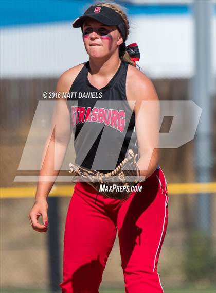 Thumbnail 2 in Rocky Ford vs. Strasburg (CHSAA 3A Championship) photogallery.
