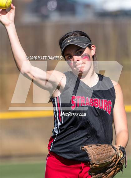 Thumbnail 1 in Rocky Ford vs. Strasburg (CHSAA 3A Championship) photogallery.