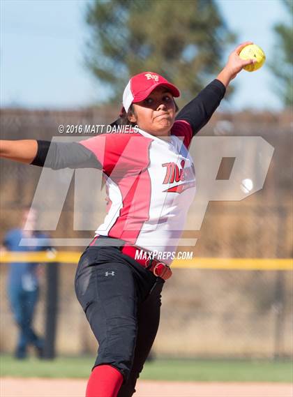 Thumbnail 2 in Rocky Ford vs. Strasburg (CHSAA 3A Championship) photogallery.