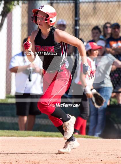 Thumbnail 3 in Rocky Ford vs. Strasburg (CHSAA 3A Championship) photogallery.