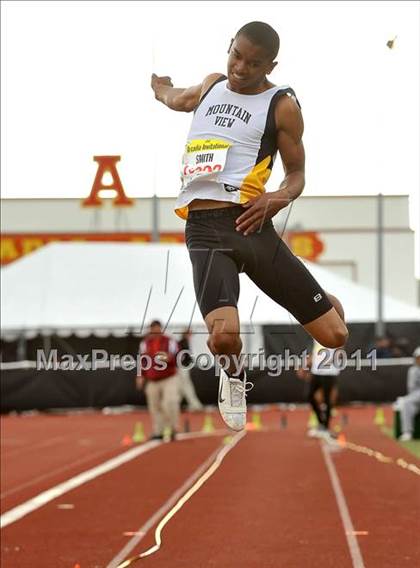 Thumbnail 1 in 44th Arcadia Invitational (Field Events) photogallery.