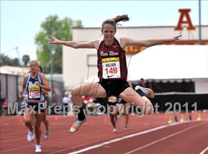 Thumbnail 3 in 44th Arcadia Invitational (Field Events) photogallery.