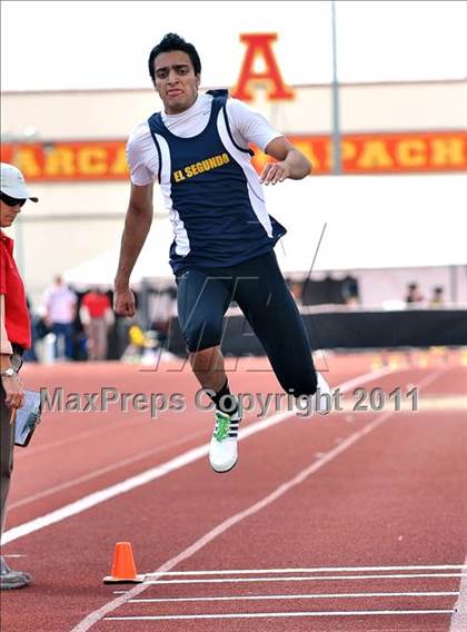 Thumbnail 3 in 44th Arcadia Invitational (Field Events) photogallery.