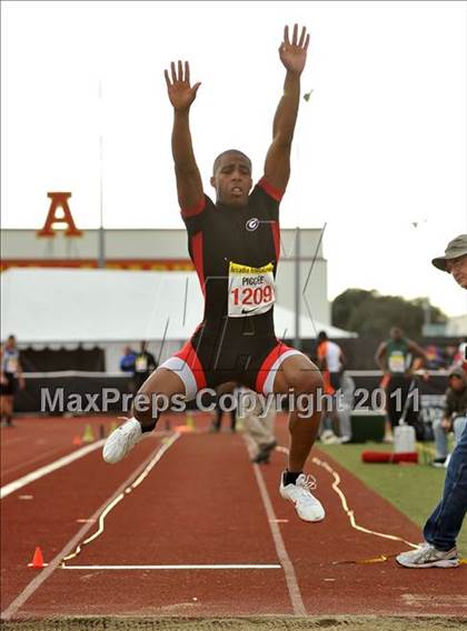 Thumbnail 2 in 44th Arcadia Invitational (Field Events) photogallery.