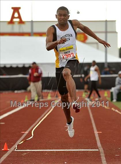 Thumbnail 2 in 44th Arcadia Invitational (Field Events) photogallery.