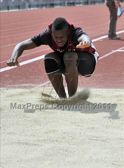 Thumbnail 2 in 44th Arcadia Invitational (Field Events) photogallery.