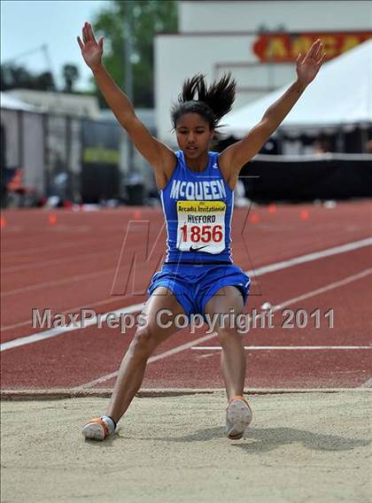 Thumbnail 2 in 44th Arcadia Invitational (Field Events) photogallery.