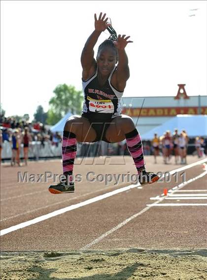 Thumbnail 2 in 44th Arcadia Invitational (Field Events) photogallery.