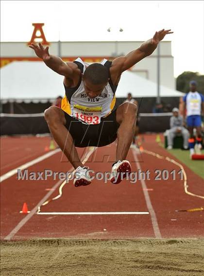 Thumbnail 3 in 44th Arcadia Invitational (Field Events) photogallery.