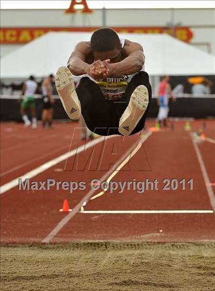 Thumbnail 2 in 44th Arcadia Invitational (Field Events) photogallery.
