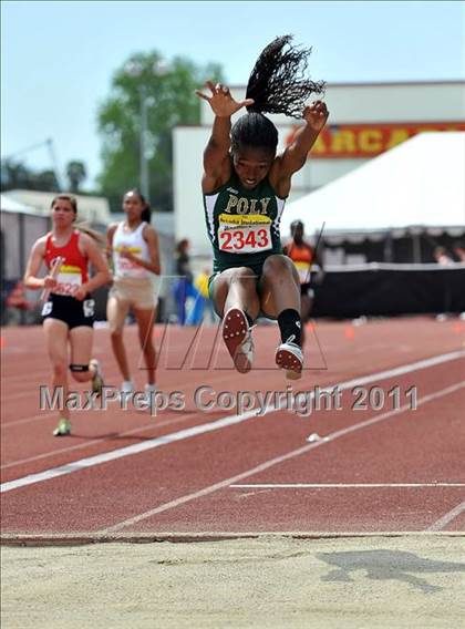 Thumbnail 2 in 44th Arcadia Invitational (Field Events) photogallery.