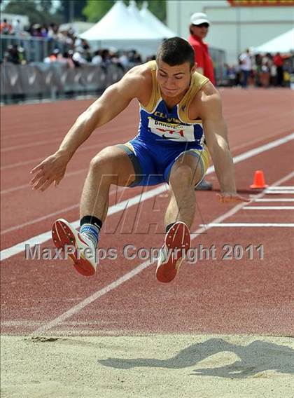 Thumbnail 2 in 44th Arcadia Invitational (Field Events) photogallery.
