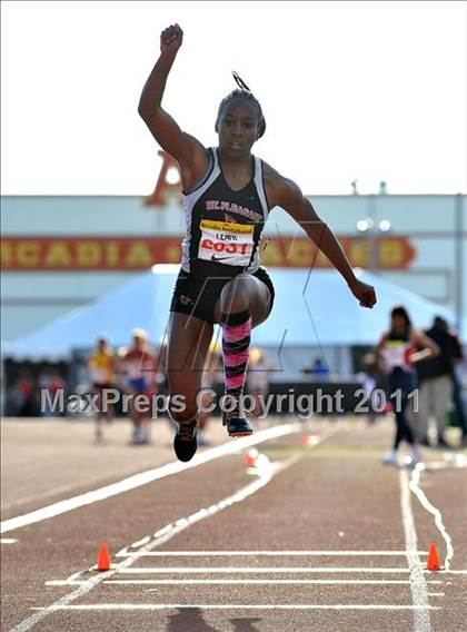 Thumbnail 3 in 44th Arcadia Invitational (Field Events) photogallery.