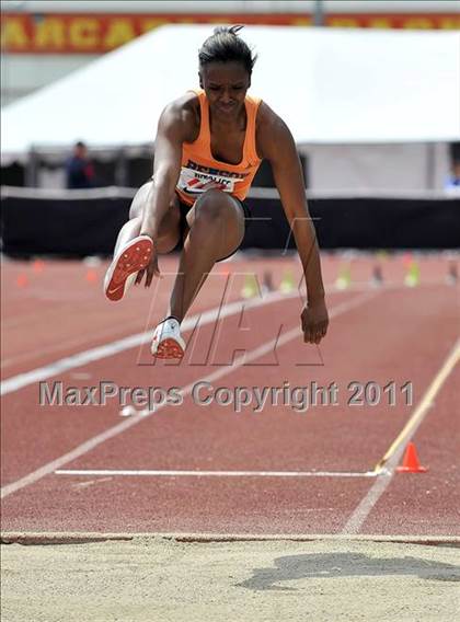 Thumbnail 2 in 44th Arcadia Invitational (Field Events) photogallery.