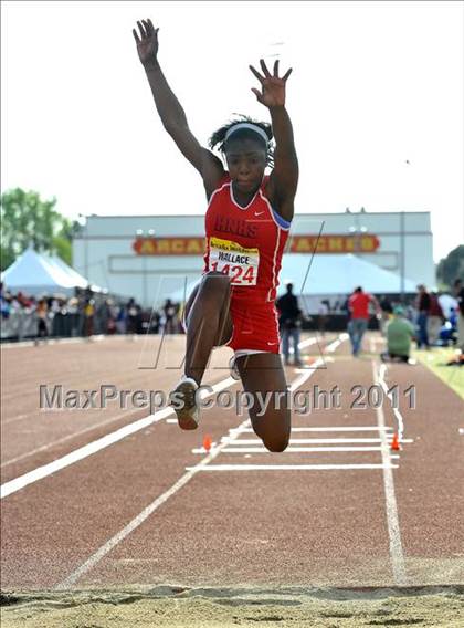 Thumbnail 3 in 44th Arcadia Invitational (Field Events) photogallery.