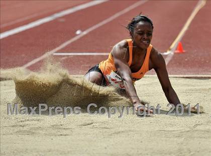 Thumbnail 2 in 44th Arcadia Invitational (Field Events) photogallery.